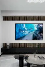 ⁦بديل خشب مضلع صيني بني بعروق ذهبي⁩ - الصورة ⁦2⁩