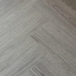 نص بديل: أرضية خشبية فاخرة بلمسة فخمة وجودة عالية.