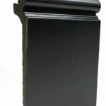 سقف زخرفي فخم بتفاصيل إيطالية عالية الجودة.