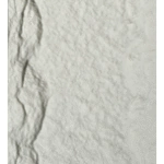 رخام أبيض فخم مع تفاصيل أنيقة وأسلوب راقٍ.