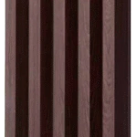 لوح خشبي فاخر بتصميم خطوط طولية أنيقة.