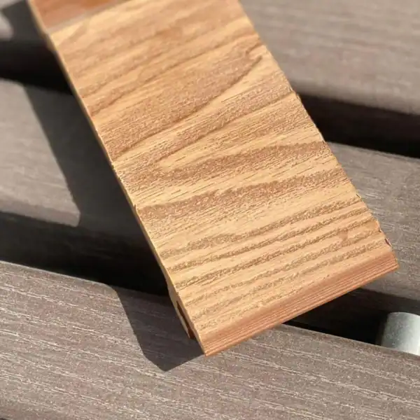 خشب طبيعي فاخر عالي الجودة لأثاث وتصميم داخلي فخم.